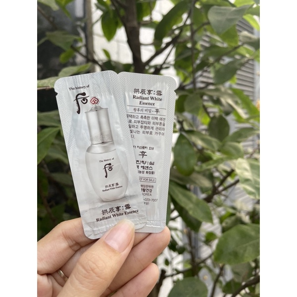 Tinh chất dưỡng trắng đông y Whoo Gongjinhyang Seol Radiant White Esence gói 1ml