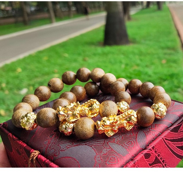 [CAO CẤP] Vòng trầm hương xịn mix Tỳ Hưu, Hạt Kim Tài Lộc mạ vàng  hương thơm tự nhiên dành cho nam nữ...!!! | BigBuy360 - bigbuy360.vn