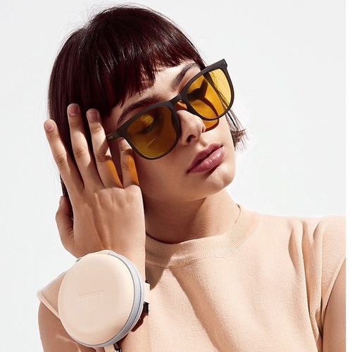 Kính mát gọng nhựa có thể gấp lại tiện lợi