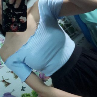Áo bẹt vai ôm body