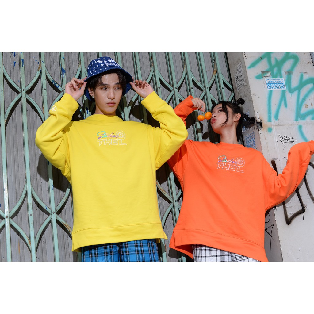 THELSTUDIOS - Áo Sweater thêu logo chạy màu (4 màu) | BigBuy360 - bigbuy360.vn