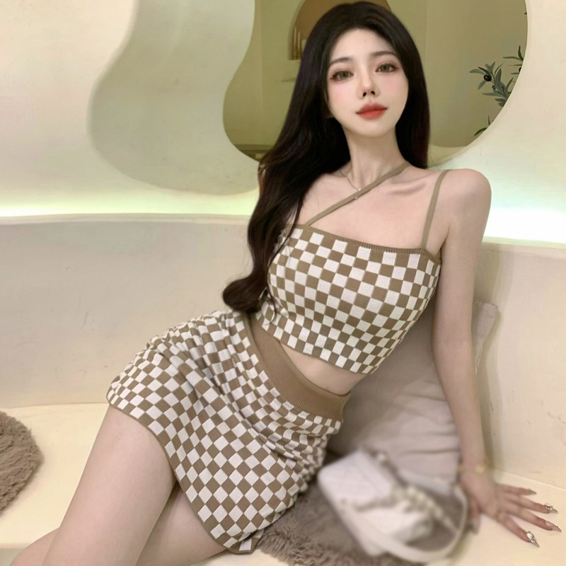 Áo Lửng Cổ Yếm Đan Dây Lưng Phong Cách Hàn Quốc Cho Nữ