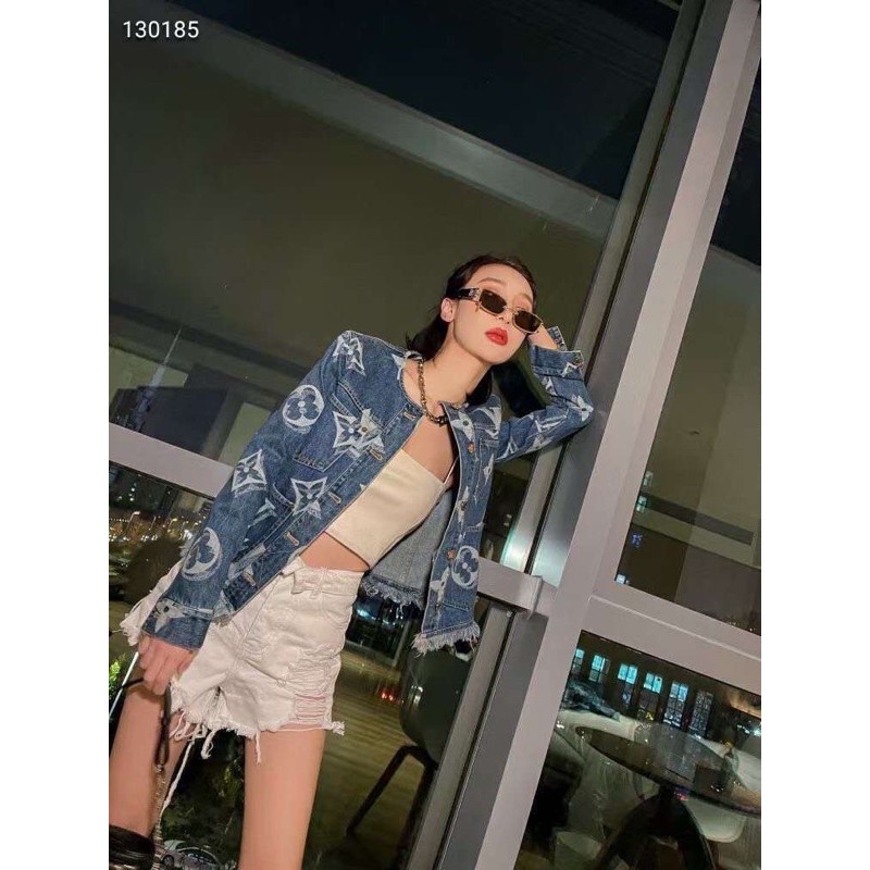 Áo khoác bò nữ vải denim in hoạ tiết logo màu sắc thực tế dễ phối đồ louis vuitton LV