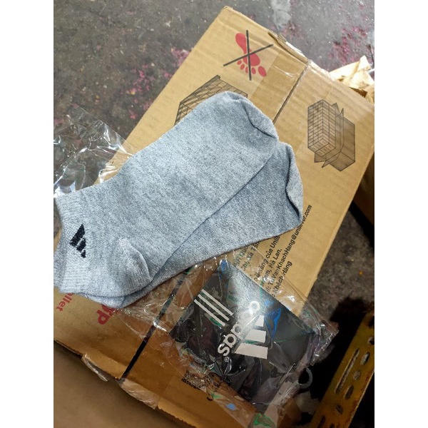 vớ chân màu xám trắng đen (màu ngẫu nhiên)