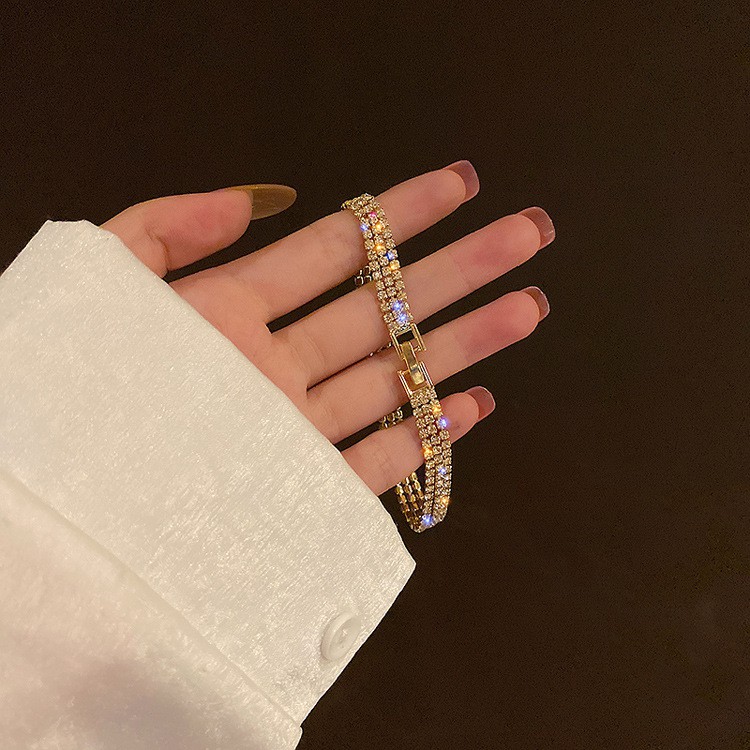 Vòng Đeo Tay Dáng Dài Đính Đá Phối Tua Rua Thời Trang Hàn Quốc | BigBuy360 - bigbuy360.vn