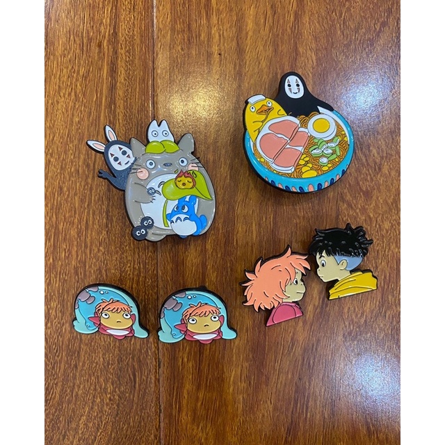 Huy hiệu cài balo siêu hot