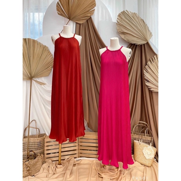 Đầm maxi dập ly cổ yếm