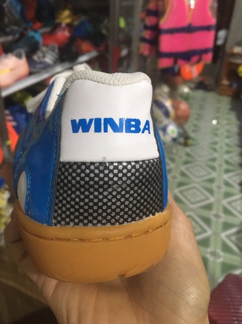 Giày bóng chuyền, cầu lông Winba