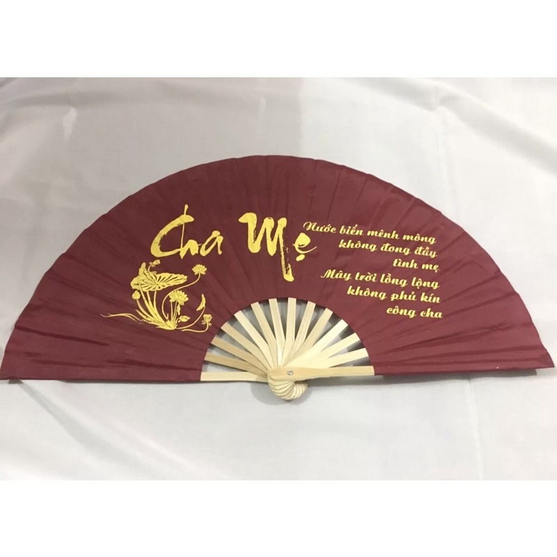 Quạt vải xếp chữ thư pháp truyền thống Việt Nam rẻ bền , Quạt lụa cầm tay