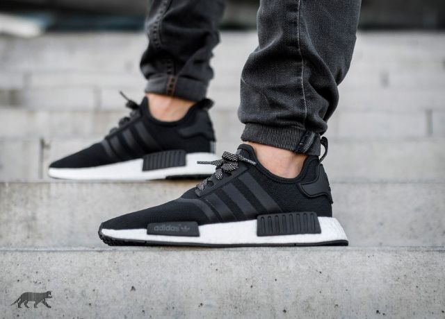 Giày adi-das NMD R1 core black