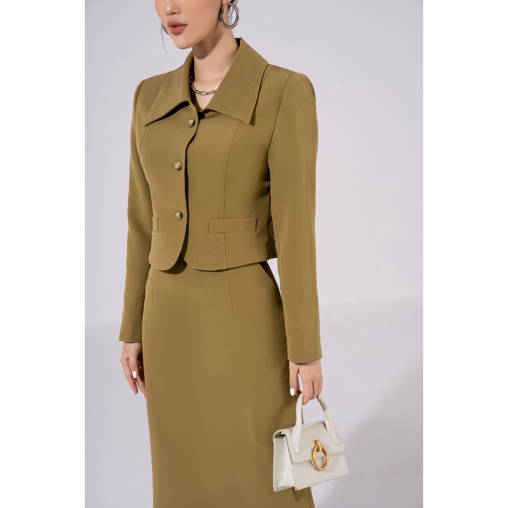 Áo blazer nữ tay dài dáng ngắn Eva de Eva 22SVAE006X