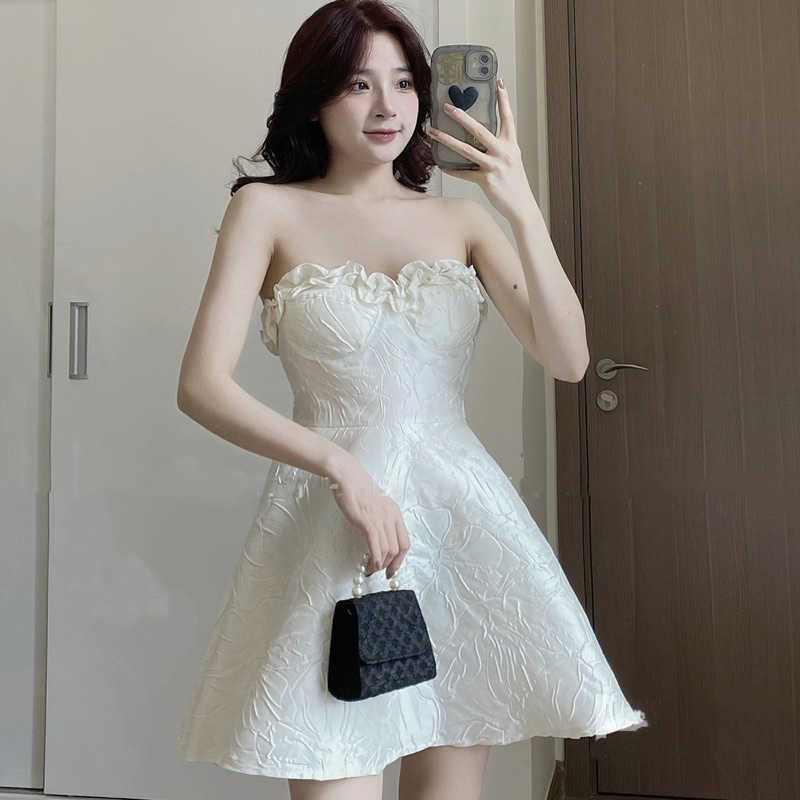 Váy thiết kế cúp ngực vải gấm