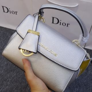 Túi chữ M size 20 chất da xước