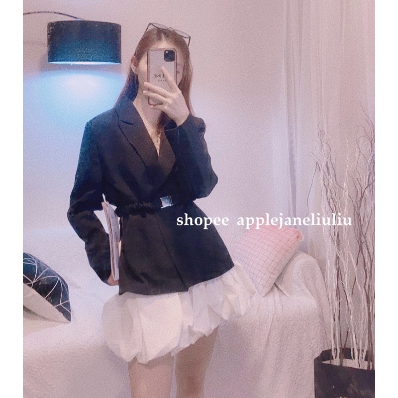 JANE'S Áo khoác vest form dài phối thắt lưng nhún - chân váy trắng baby C40 quảng châu