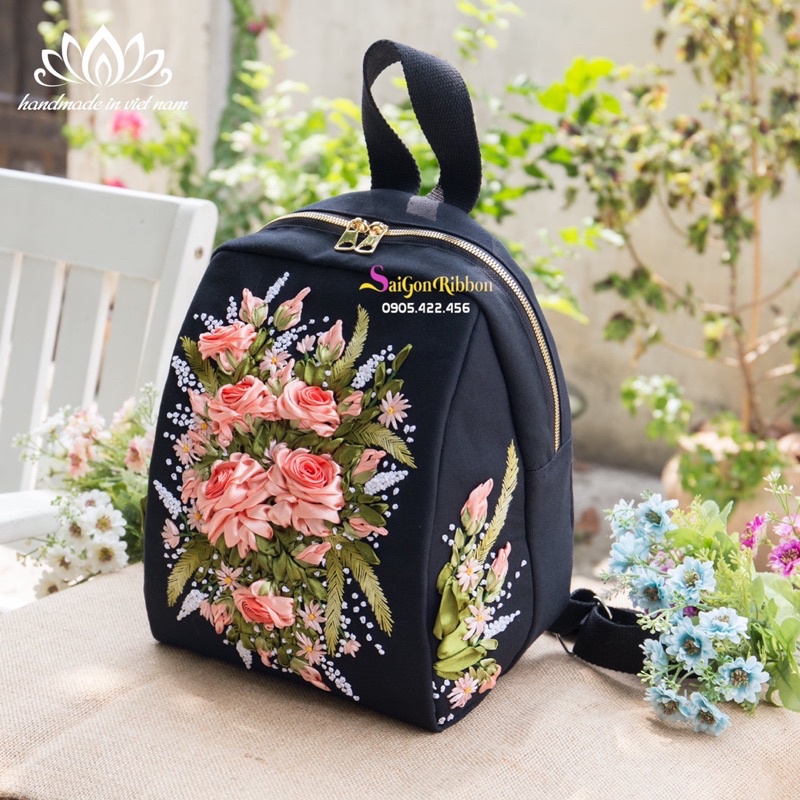 Ba lô thêu ruy băng nổi bật độc đáo