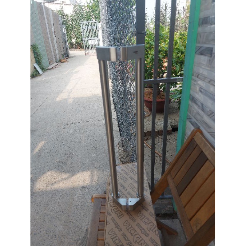 Tay nắm cửa kính Vickini