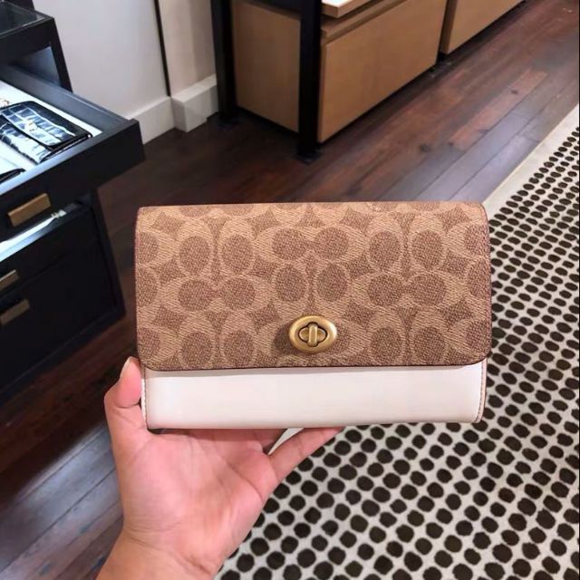 Thanh lý túi Clutch Coach các loại