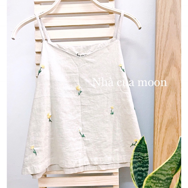 Áo 2 dây linen thêu tay - Nhà Của Moon