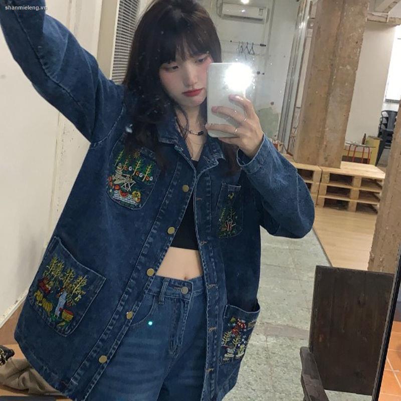 Áo khoác nữ vải denim mềm dáng rộng thêu họa tiết retro xuân thu Hàn Quốc 2021