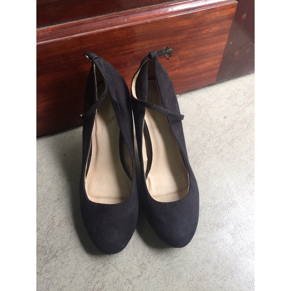 Giày cao gót hiệu zara mũi tròn gót nhọn cao 8p,chất da lộn,ảnh thật 100% shop tự chụp size 34-35