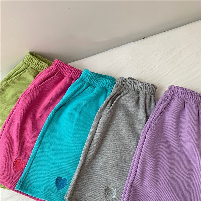 Quần short IELGY lưng cao ống rộng thêu họa tiết trái tim phong cách Hàn Quốc thời trang dành cho nữ