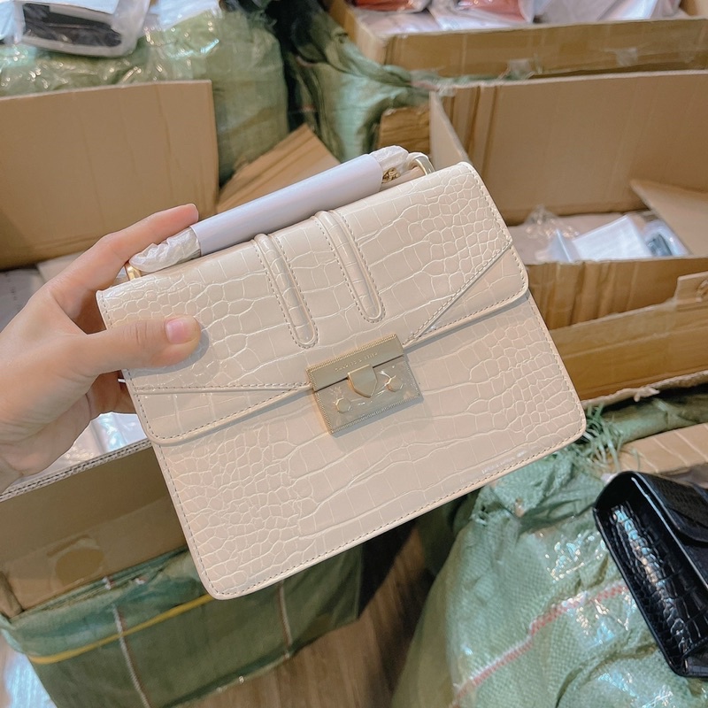 Túi Xách Nữ QBB khoá vàng da Rắn