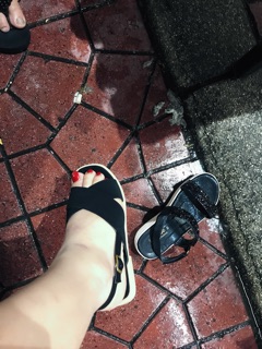 Sandal bệt quai chéo