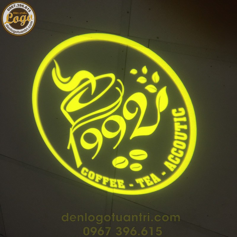 Đèn LED chiếu Logo thương hiệu Tuấn Trí công suất 15W - 50W,hình ảnh xoay có điều khiển đi kèm