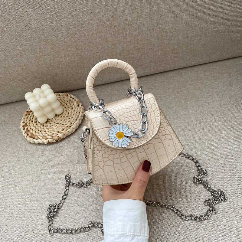Túi Mini Đeo Chéo Nắp Tròn Nhỏ Xinh Phối Xích Hoa Cúc