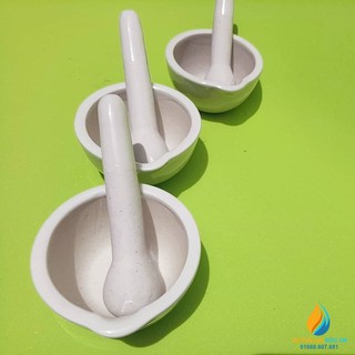 Cối chày bằng sứ