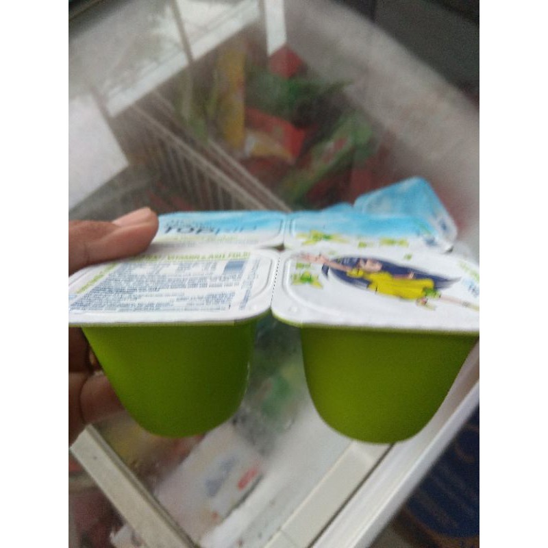 Vỉ 4 hộp sữa chua ăn Topkid TH True Yogurt