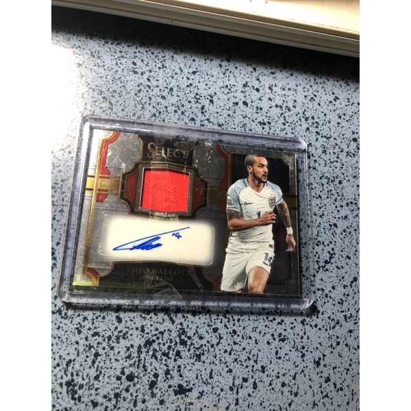 Thẻ cầu thủ Walcott | Panini Select Patch Autograph 221/299