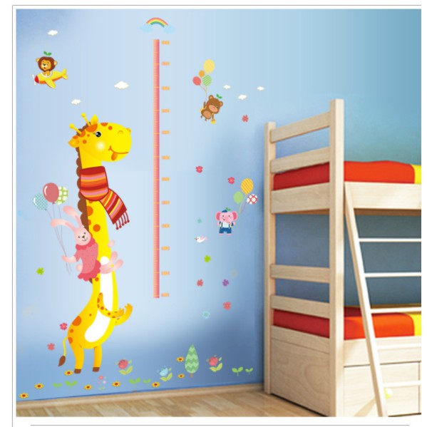 Decal dán tường thước đo hươu cao cổ và thỏ tinh nghịch