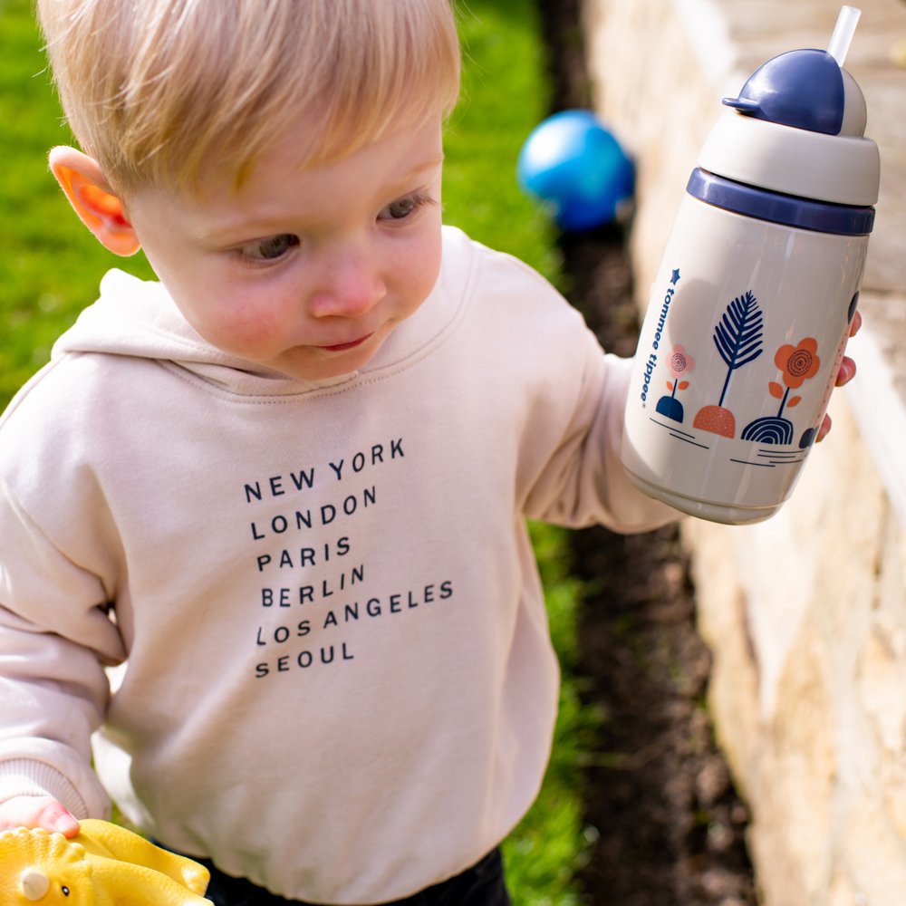 Bình uống nước giữ nhiệt có ống hút kháng khuẩn chống tràn, chống sặc cho bé Tommee Tippee SuperStar – Xám