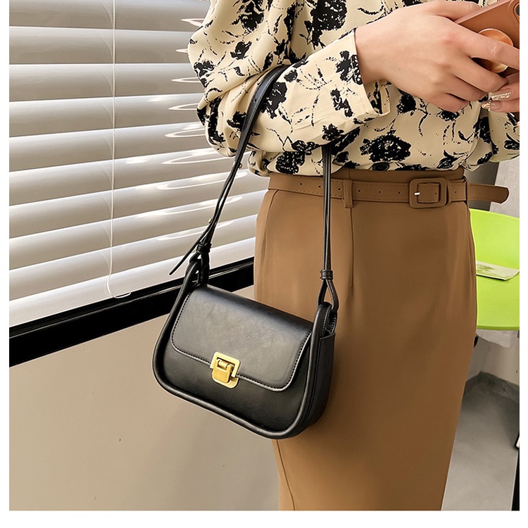 Túi xách nữ khóa gập đeo chéo , đeo vai viền đáy thời trang sang trọng phong cách Hàn Quốc HT62