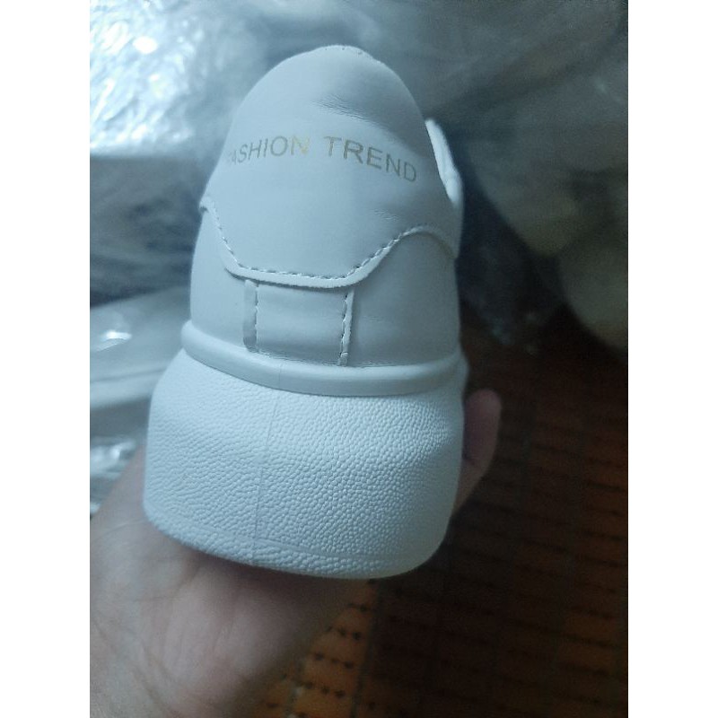 Giày thể thao nữ MC hàng xuất dư siêu nhẹ có 3 màu | BigBuy360 - bigbuy360.vn