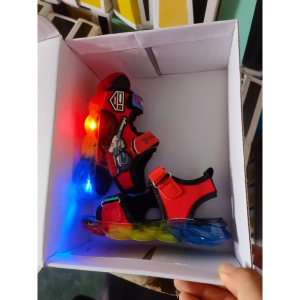 Sandal siêu nhân đèn bé trai sale lẻ size