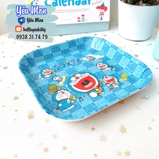 DĨA VUÔNG 14CM DORAEMON DOREMON