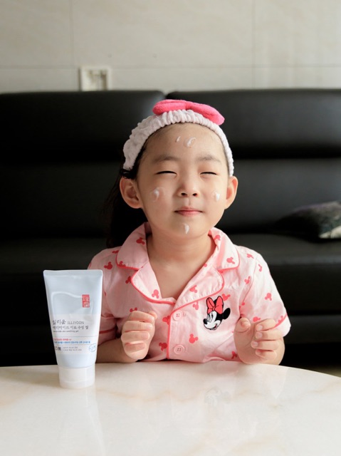 Gel dưỡng ẩm đa năng ILLIYOON CERAMIDE ATO SOOTHING GEL 175ml