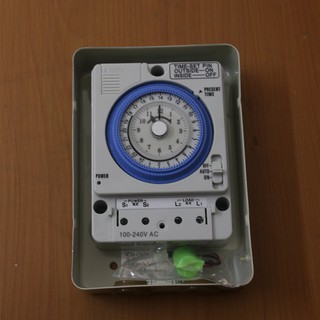 Công tắc hẹn giờ (Timer) 24h TB35B (Có hộp bảo vệ)