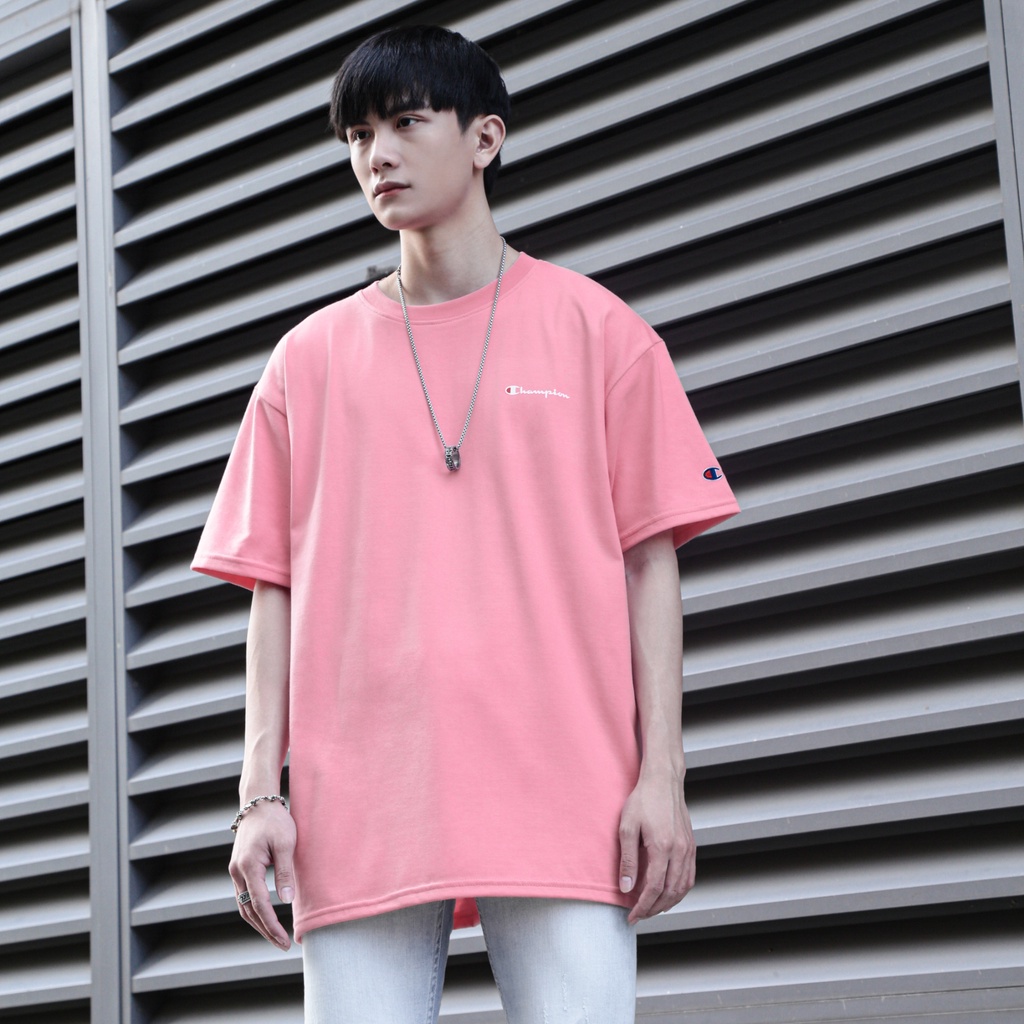 Áo Thun Champion Màu Hồng In Chữ Màu Trắng Chất Liệu 100% Cotton Thoáng Mát Form Rộng Thoải Mái