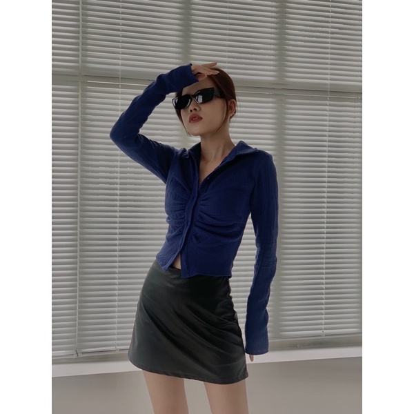 Áo sơmi form ôm tay dài nhún ngực