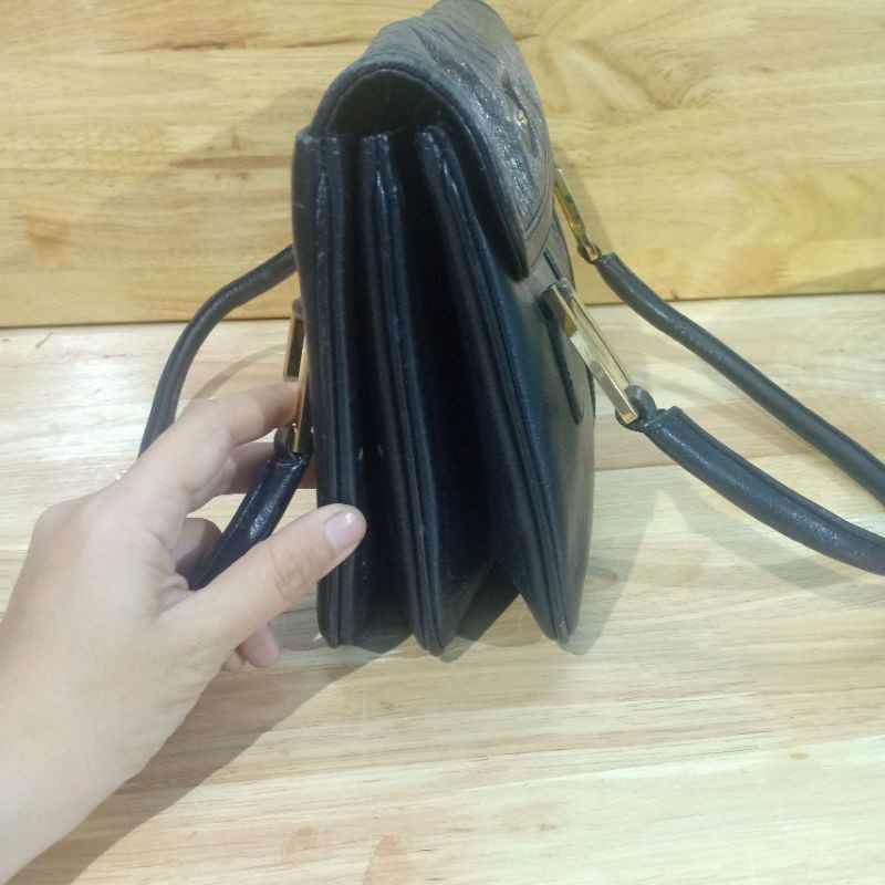 Túi xách tay da thật secondhand  061206