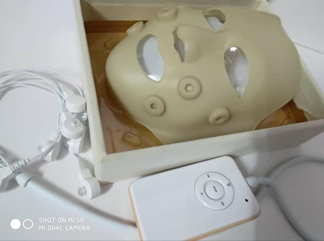 Mặt nạ nâng cơ Masage hồng ngoại