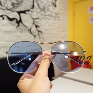 Kính v cut thời trang