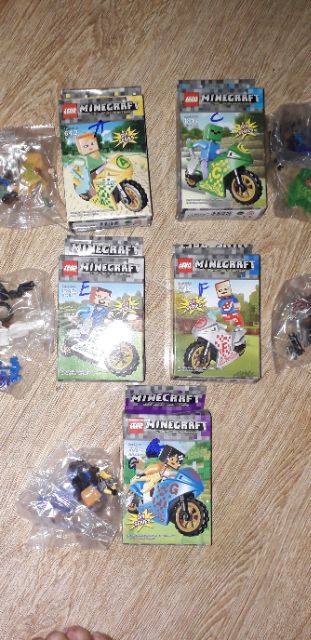 Lắp ráp 1 hộp Lego_MineCraff Xe mô tô 1892 có nhiều chi tiết bằng nhựa ABS