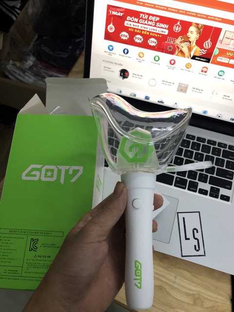 ĐÈN CỔ VŨ GOT7 Ver 2 Un off FULL BOX - Ảnh thật