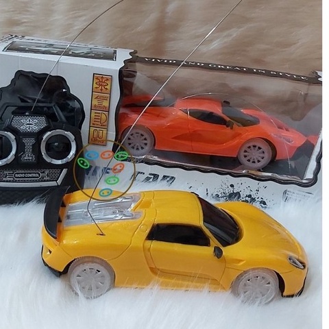 Mô hình xe hơi Ferrari điều khiển 7 đt đèn Fast Drift Car