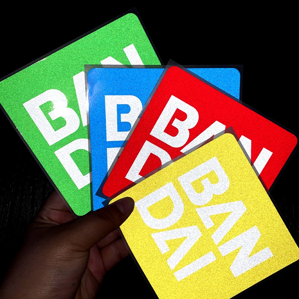 BANDAI Miếng Dán Trang Trí Xe Hơi / Xe Máy Điện Họa Tiết Hoạt Hình Gundam Nhật Bản Dễ Thương