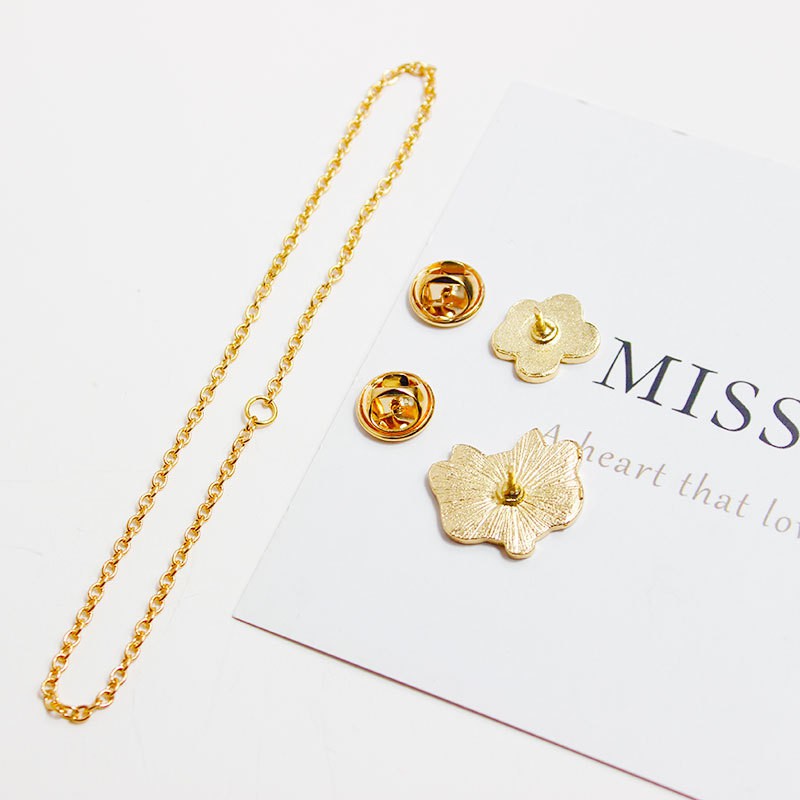 Ghim cài mèo thần tài kèm hoa dễ thương trang trí quần áo, ba lô, mũ, khăn...